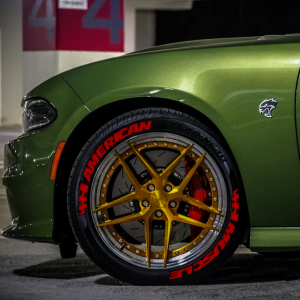American Muscle + FLag Full Red, Set for 4 Tires (1494)