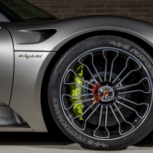 Performance + Flag Full Grey, Set for 4 Tires (1680)