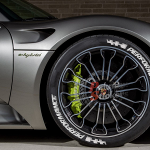 Performance + Flag Full White, Set for 4 Tires (1676)