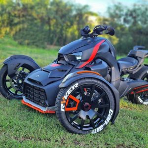 Ryker can-am with orange detail , set for 3 tires